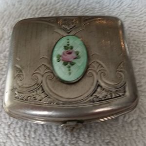 COPY - Vintage compact